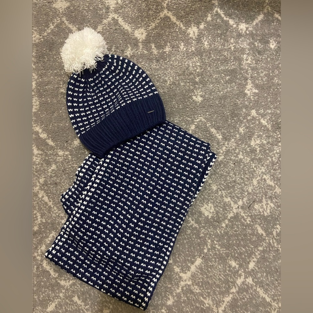 Nautica women’s hat and matching scarf